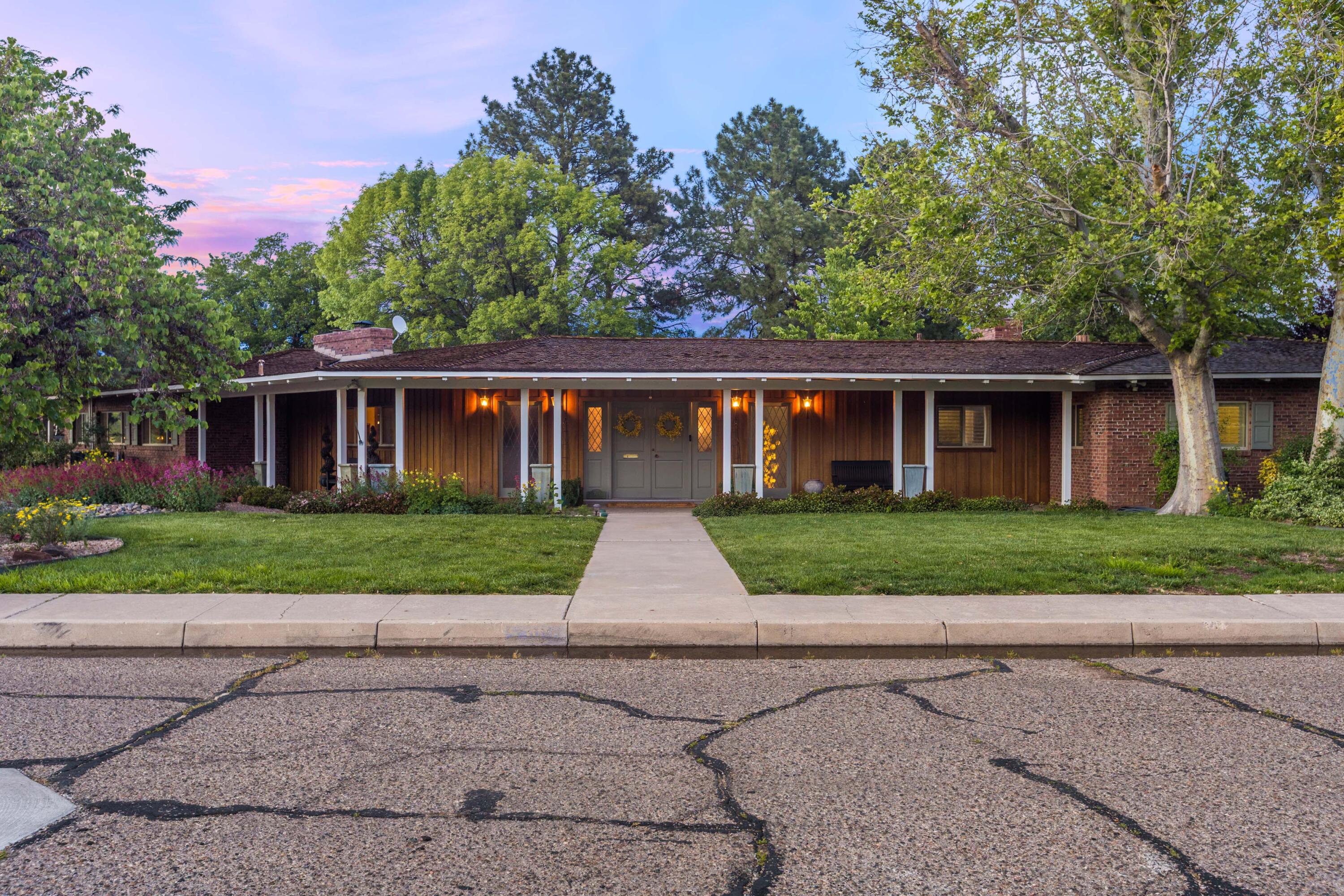 2nd image of 900 Loma Linda Pl Se, Albuquerque, NM 87108 | MLS# 1103079