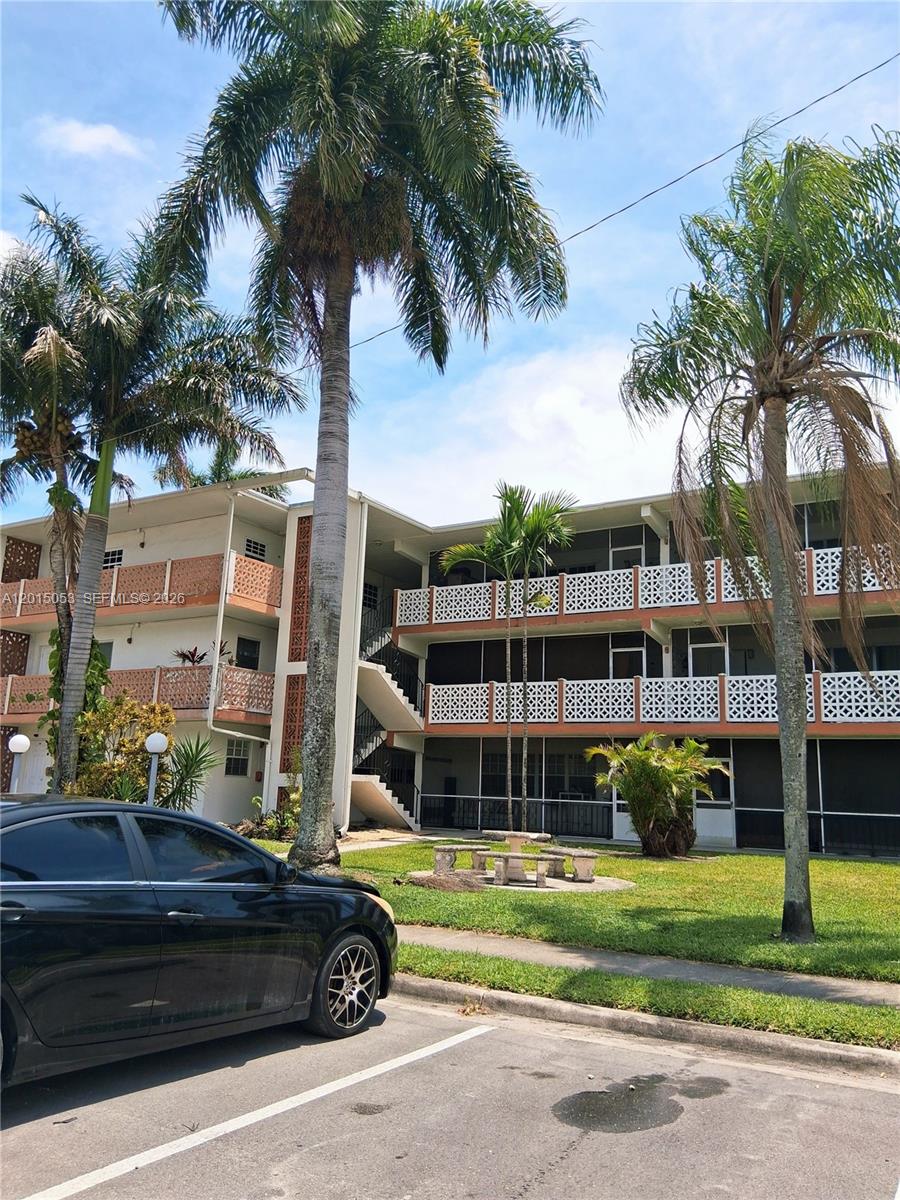 Floridian Arms Condo