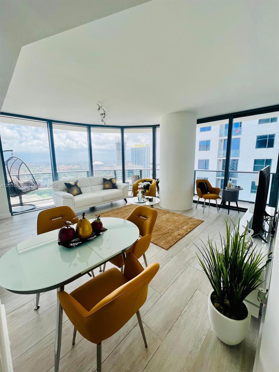 Brickell Heights West Con