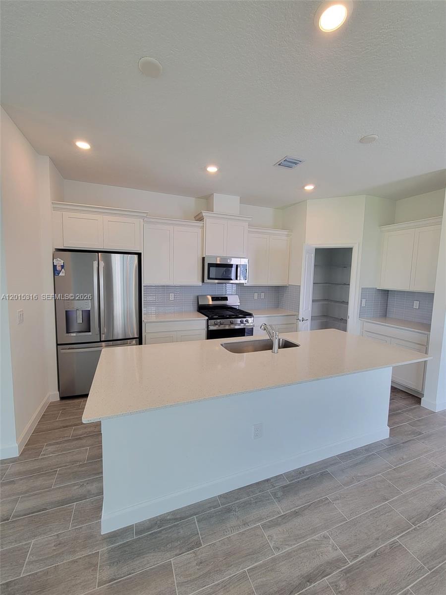 Property photo # 9