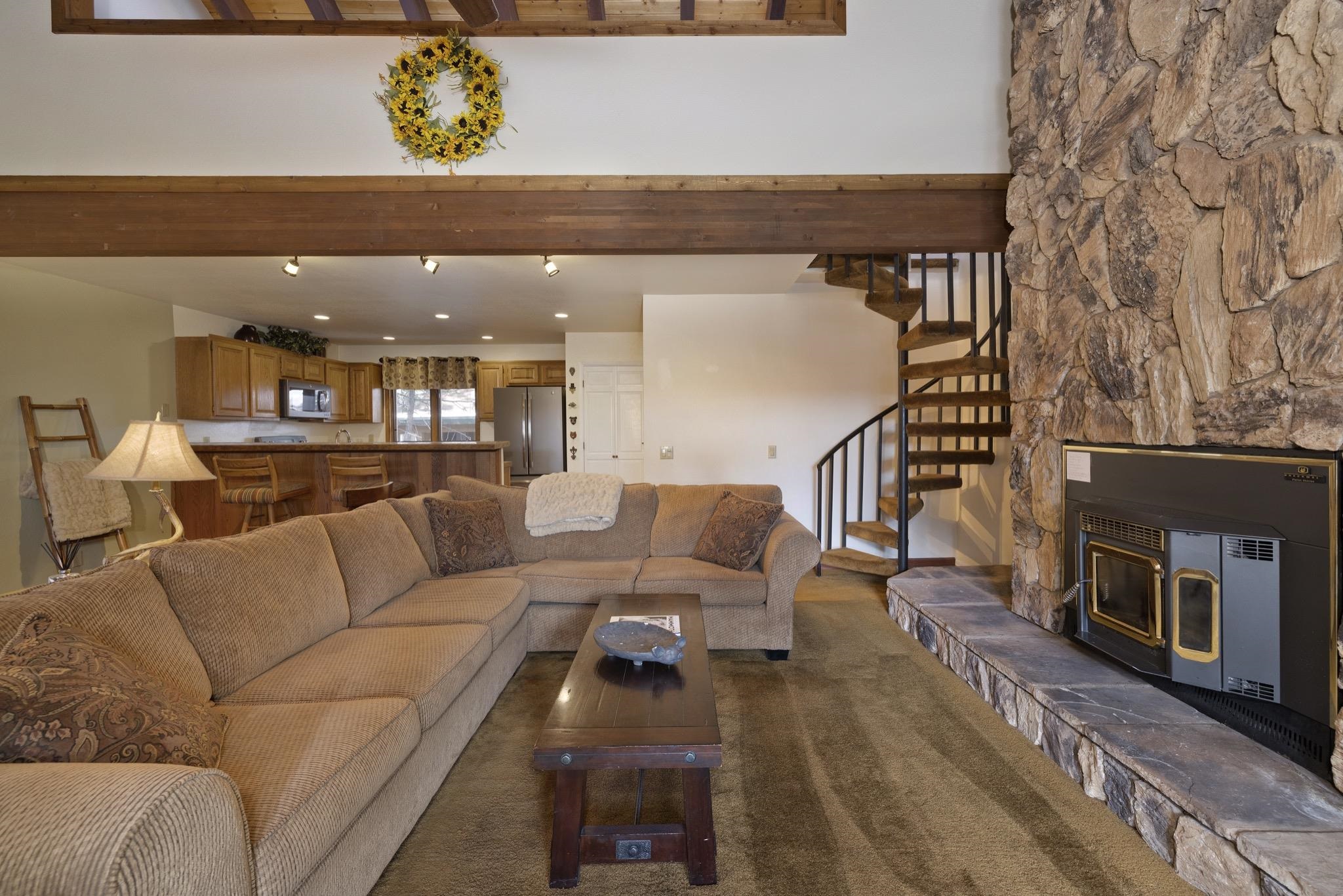 484 Manzanita Road 16