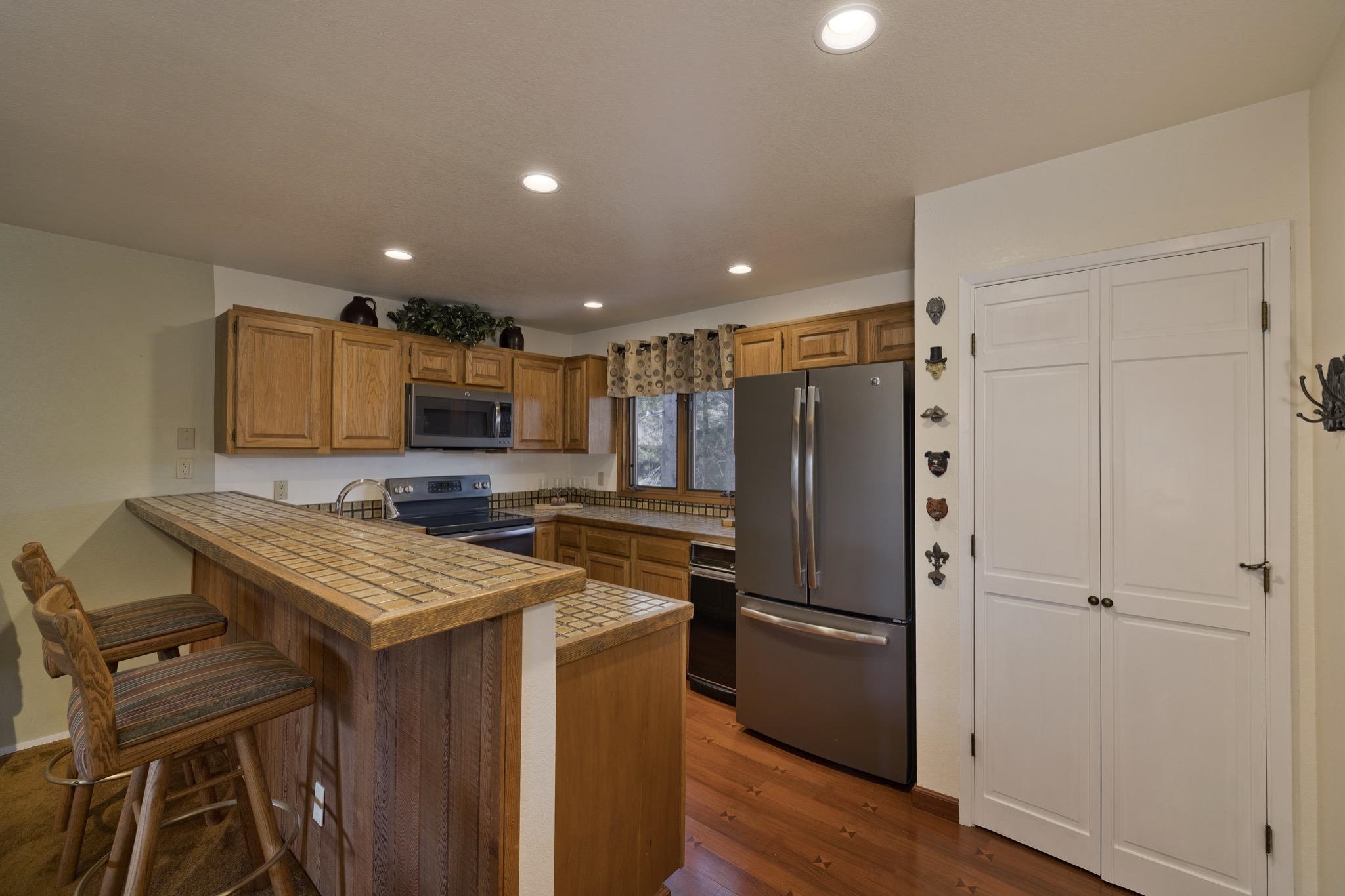 484 Manzanita Road 16