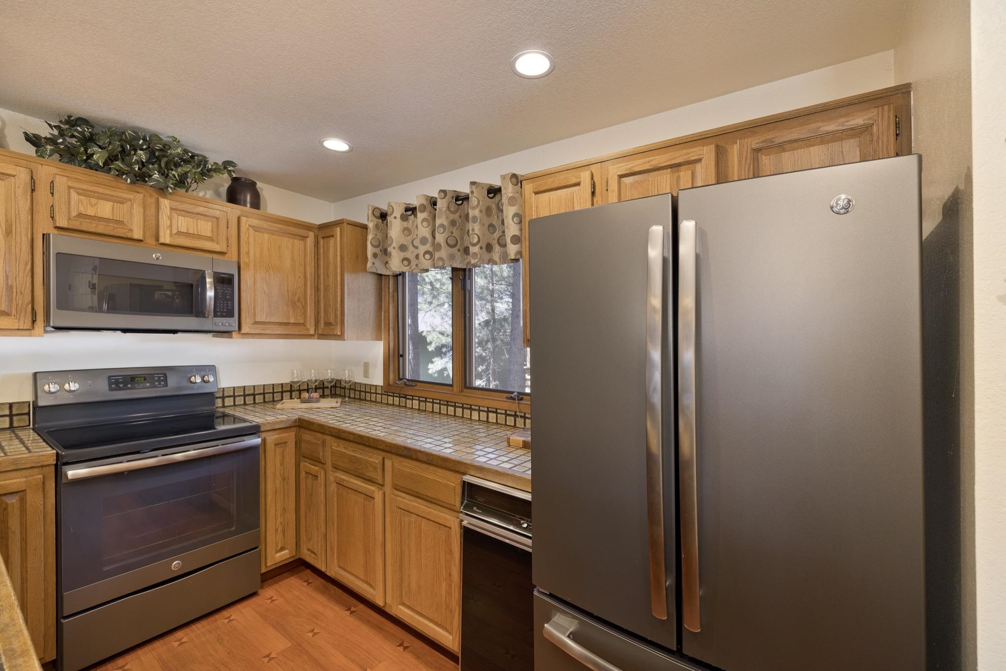 484 Manzanita Road 16