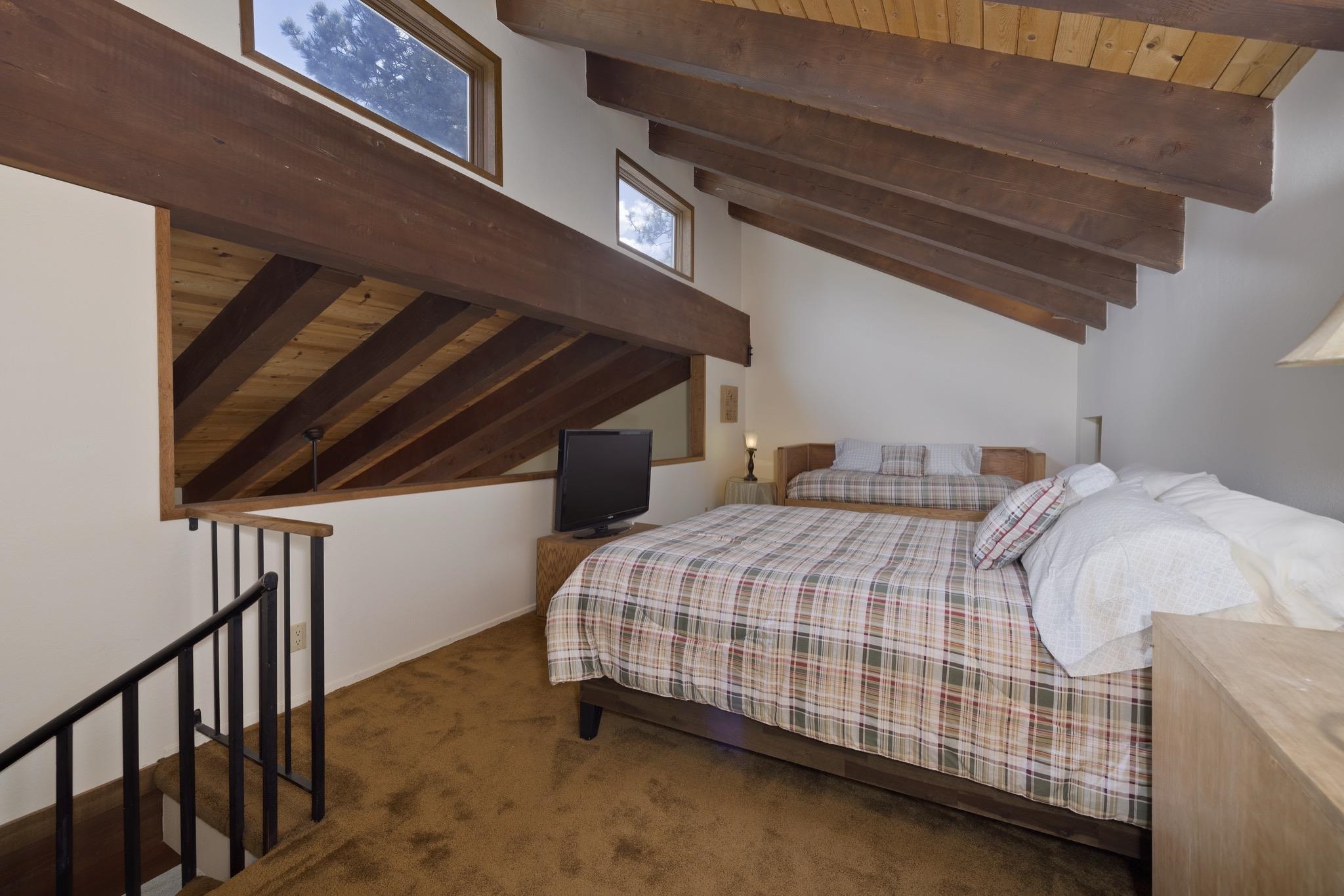 484 Manzanita Road 16