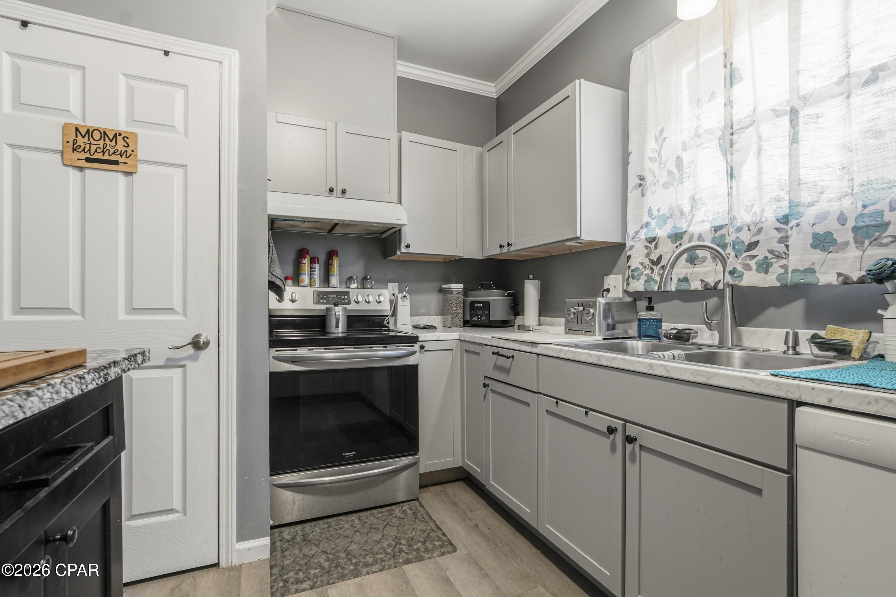 Image 8 For 8411 Laird Street