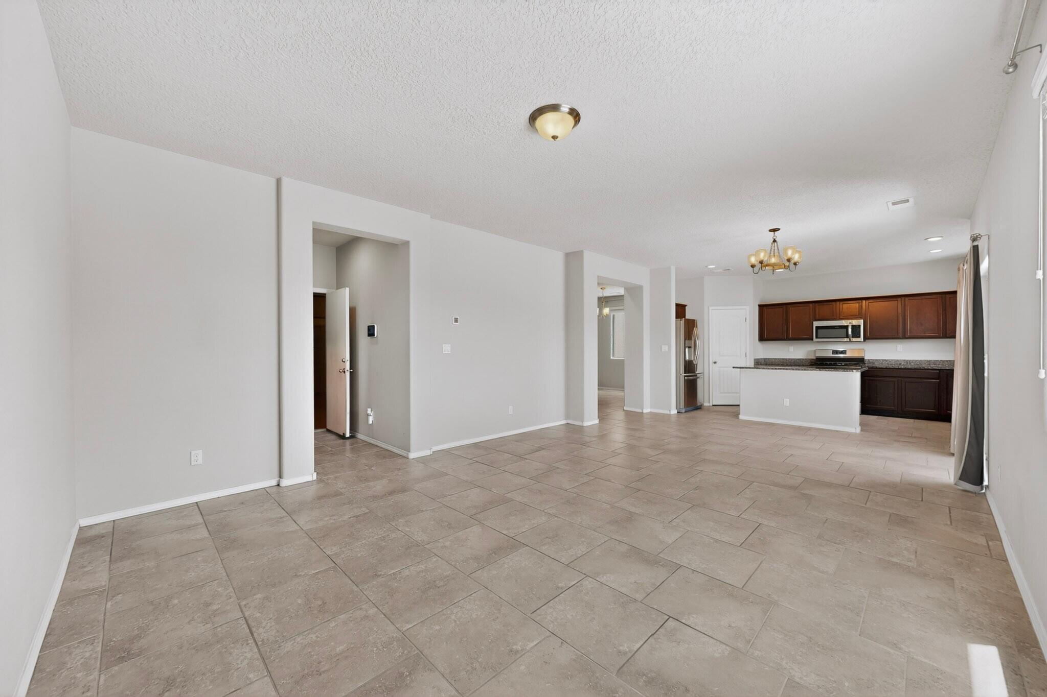 Photo 18 — 2419 Sorral Way SW