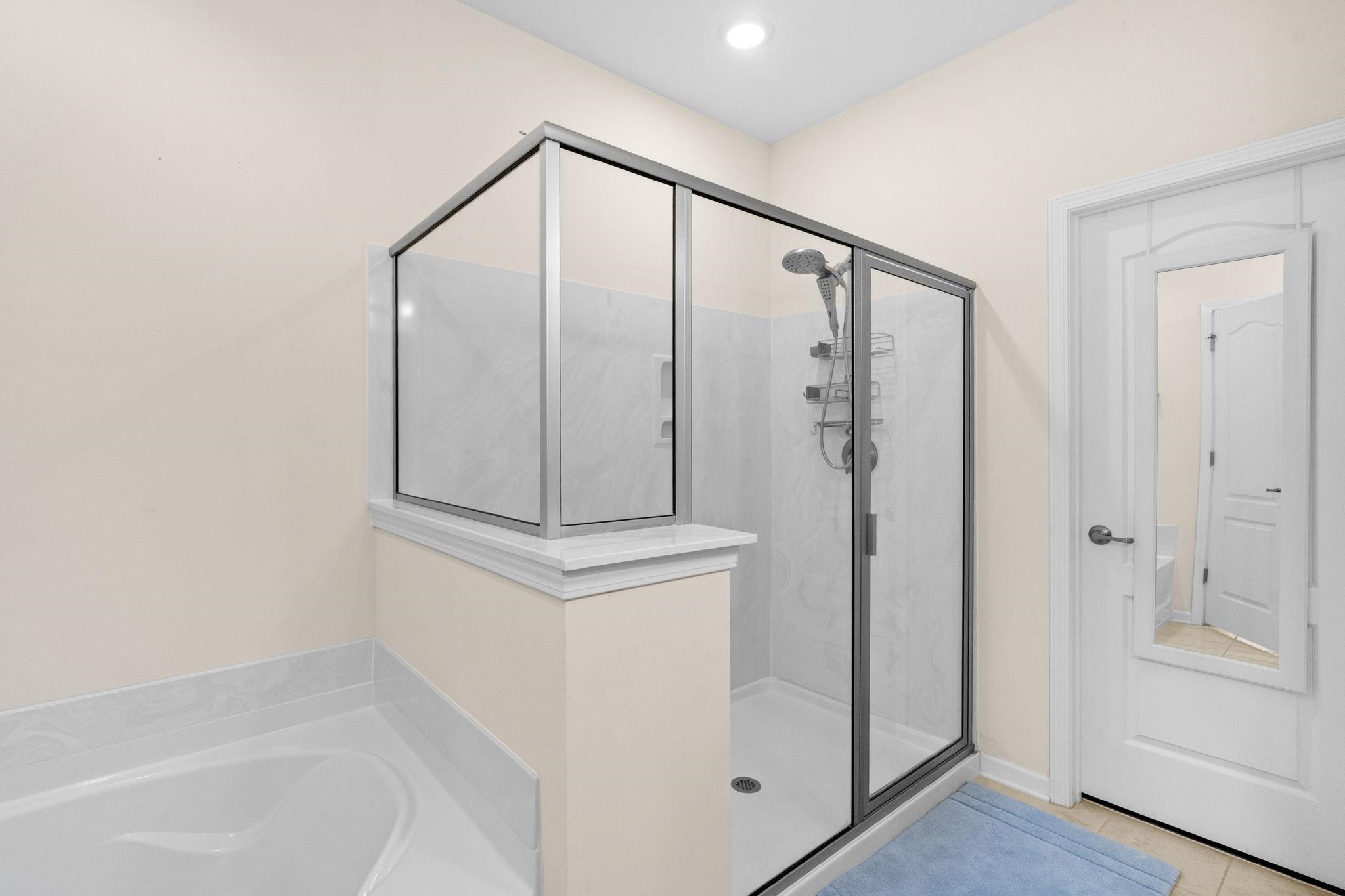 2611987 | Photo 35