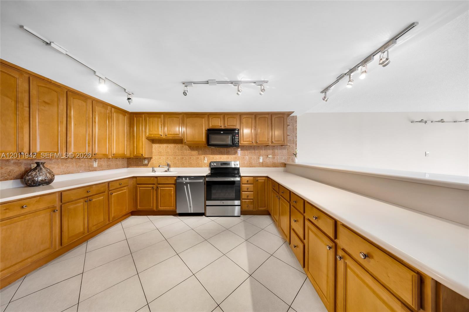 Property photo # 2
