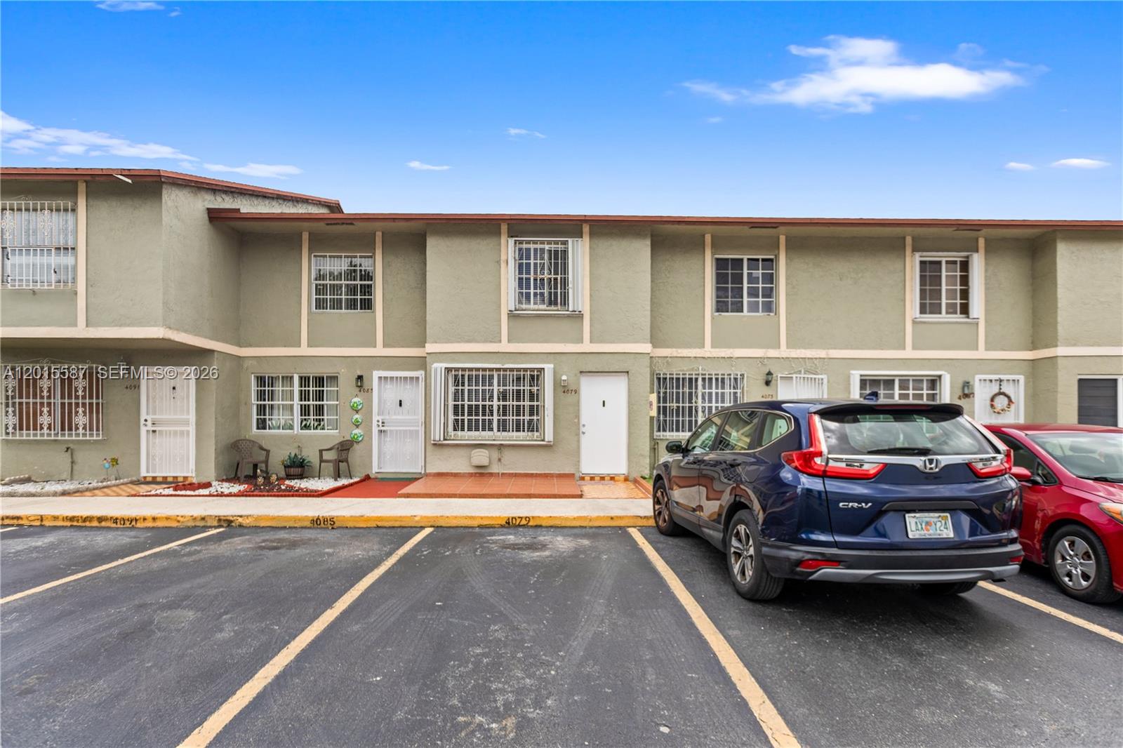 Oasis En Mango Hill Condo
