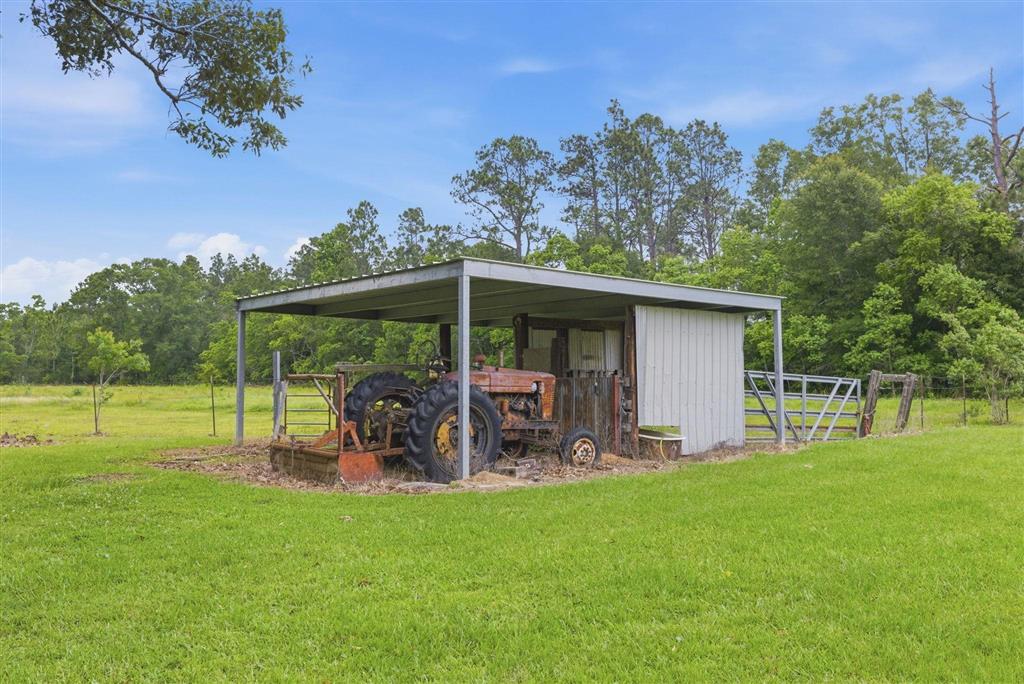 212 Andrew Mouhot Road — photo 4
