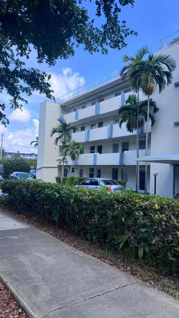 Rolling Green Condo A