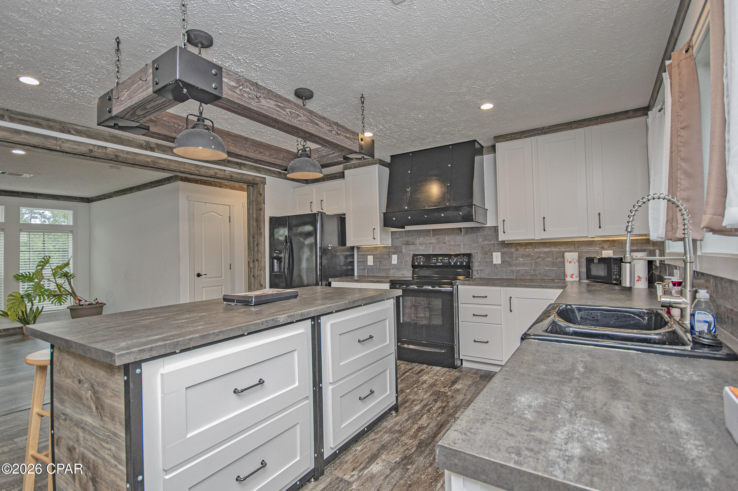 4th image of 2504 Mildred Ln, Marianna, FL 32448 | MLS# 789679