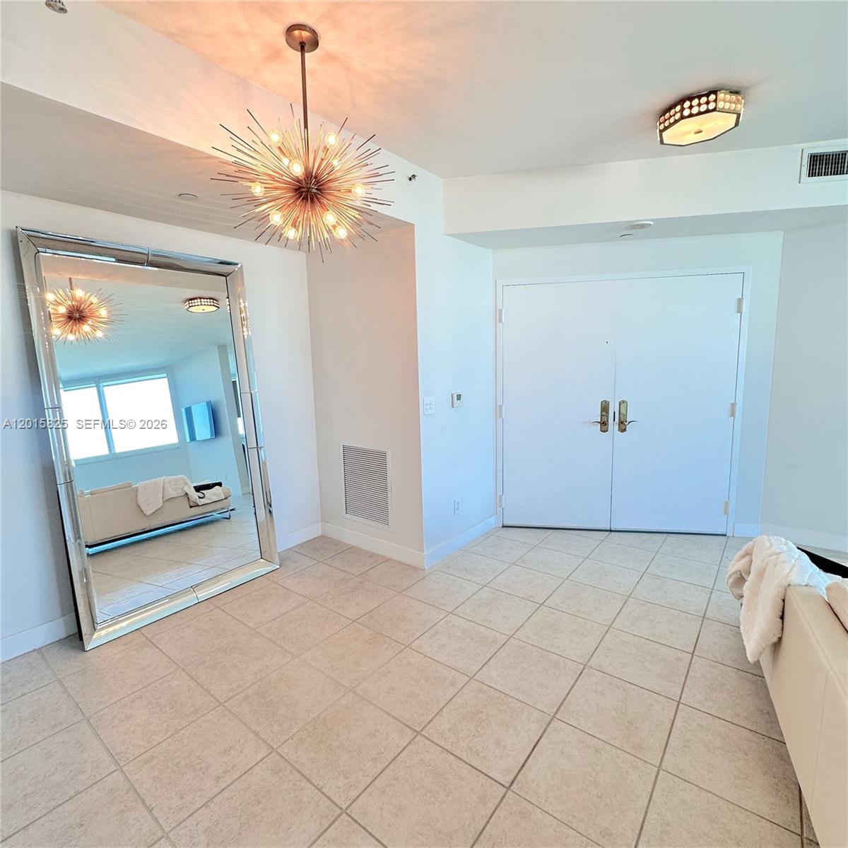 300 S Pointe Dr #704, Miami Beach FL 33139