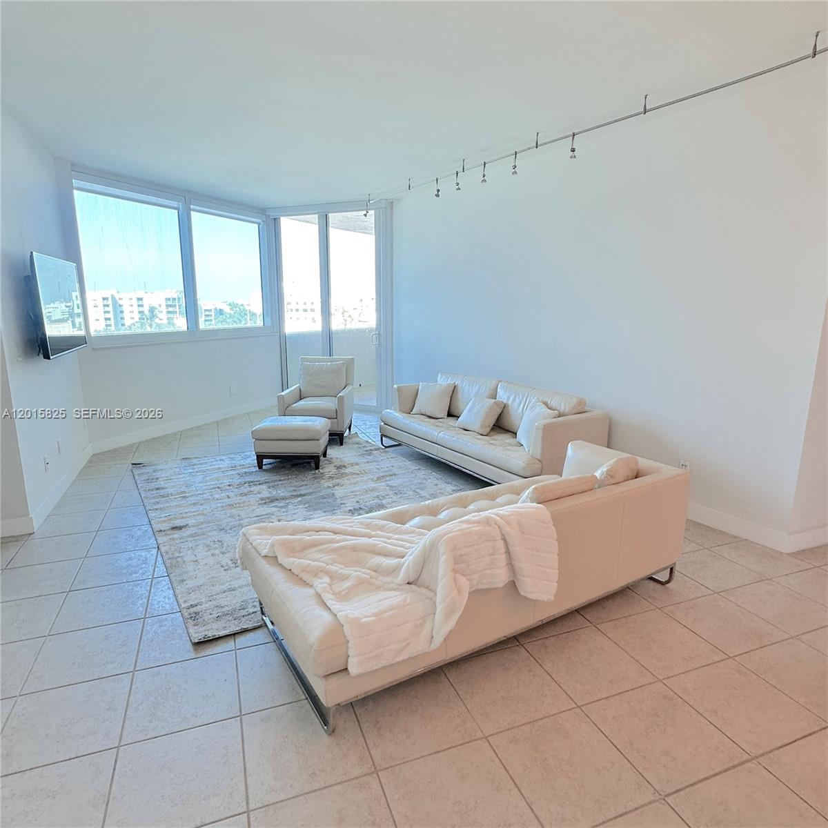 300 S Pointe Dr #704, Miami Beach FL 33139