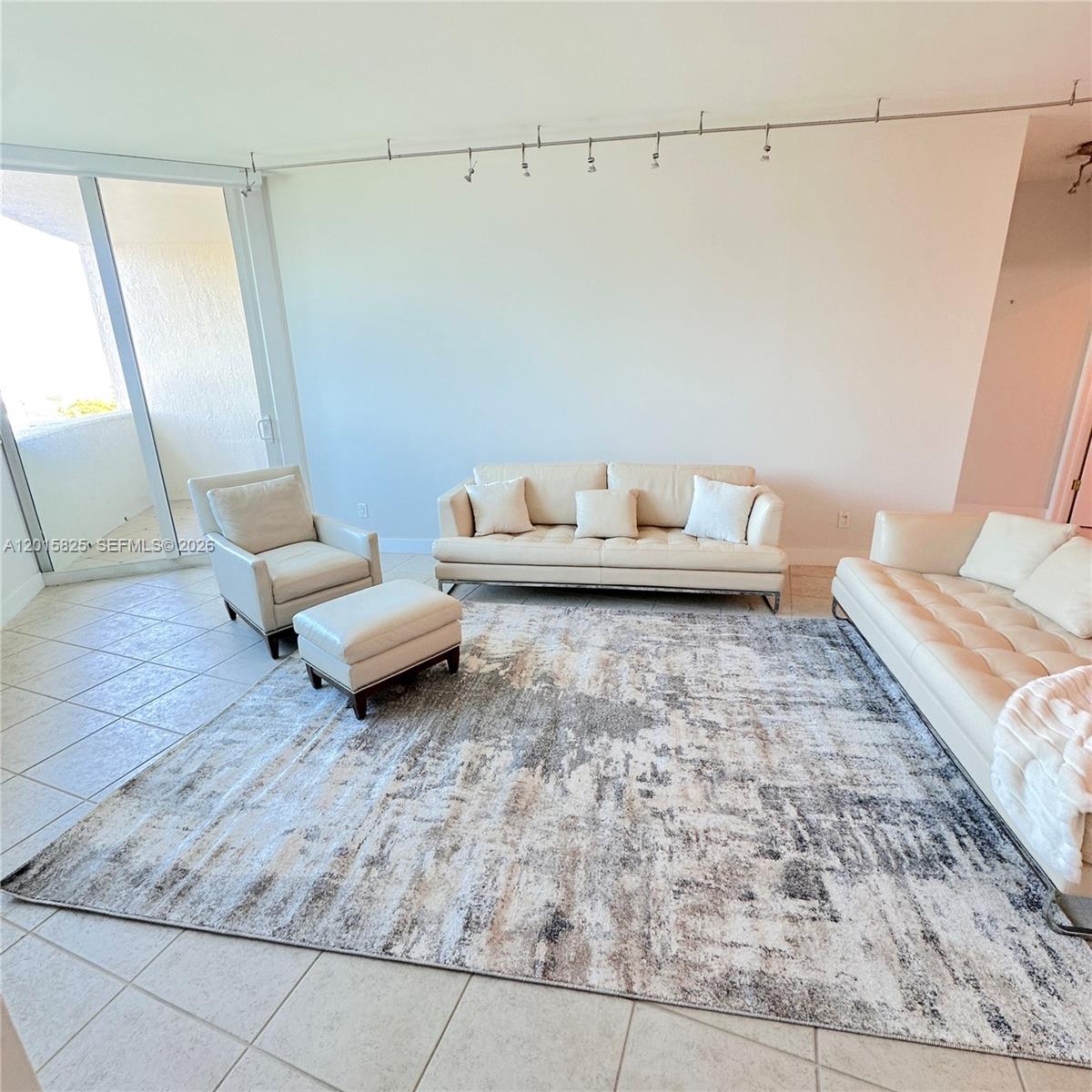 300 S Pointe Dr #704, Miami Beach FL 33139