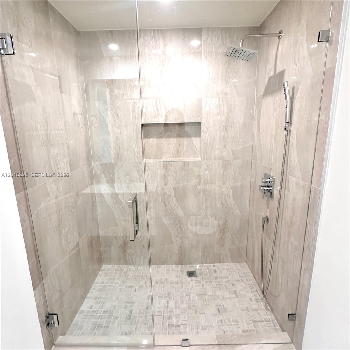 300 S Pointe Dr #704, Miami Beach FL 33139