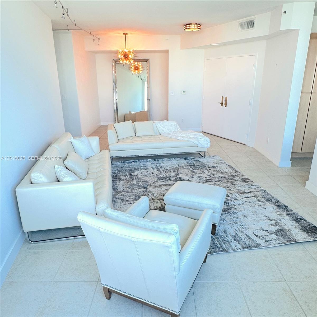 300 S Pointe Dr #704, Miami Beach FL 33139