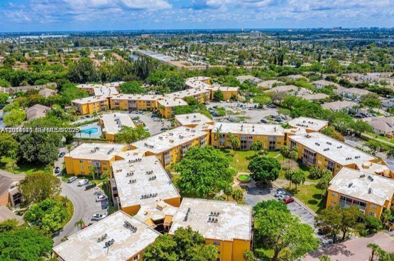 Heritage Circle Condo