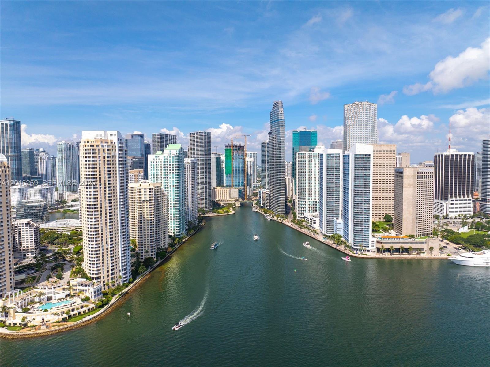 Met 1 Condo