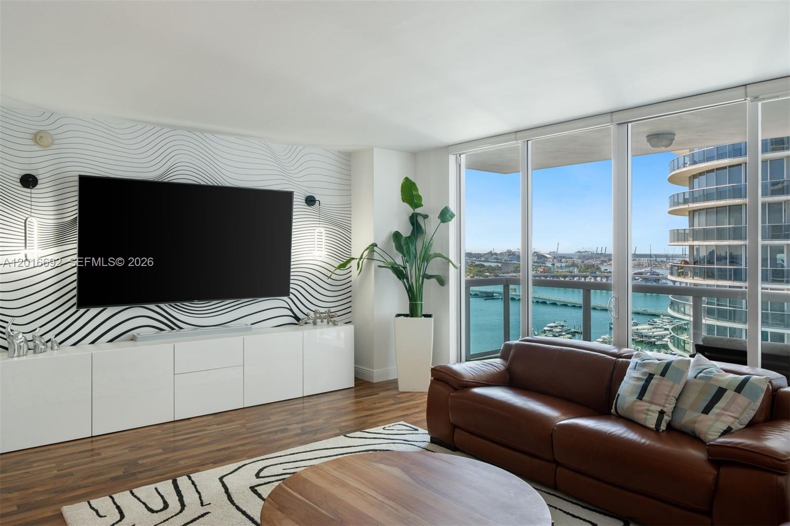 1800 Club Condo