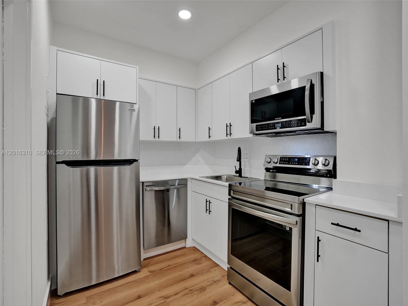 Property photo # 6