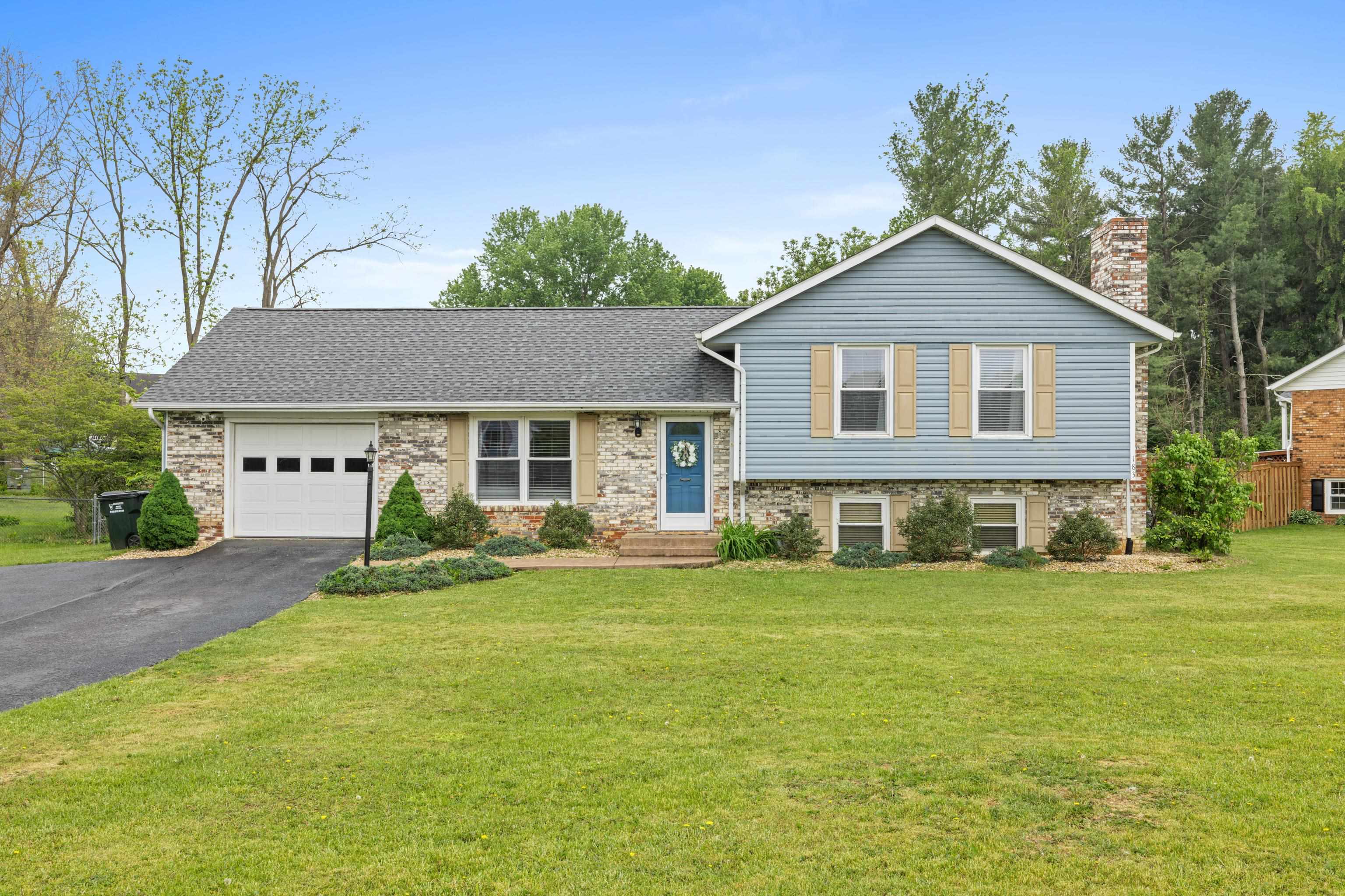 183 CAMBRIDGE DR exterior