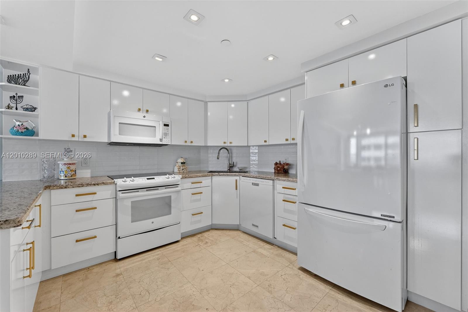 Homes for sale in Miami Beach, FL | 5225 Collins Ave #1519, Miami Beach, FL 33140 | MLS# A12010289