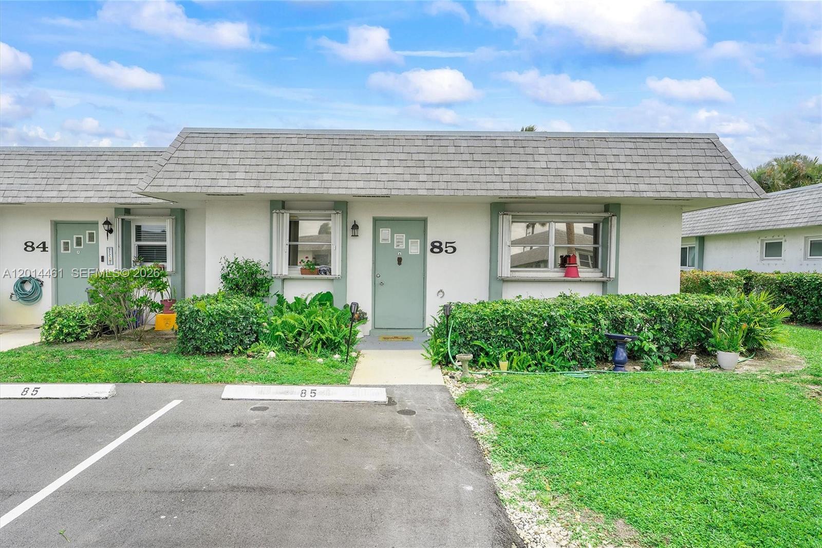 Cresthaven Townhomes Sec