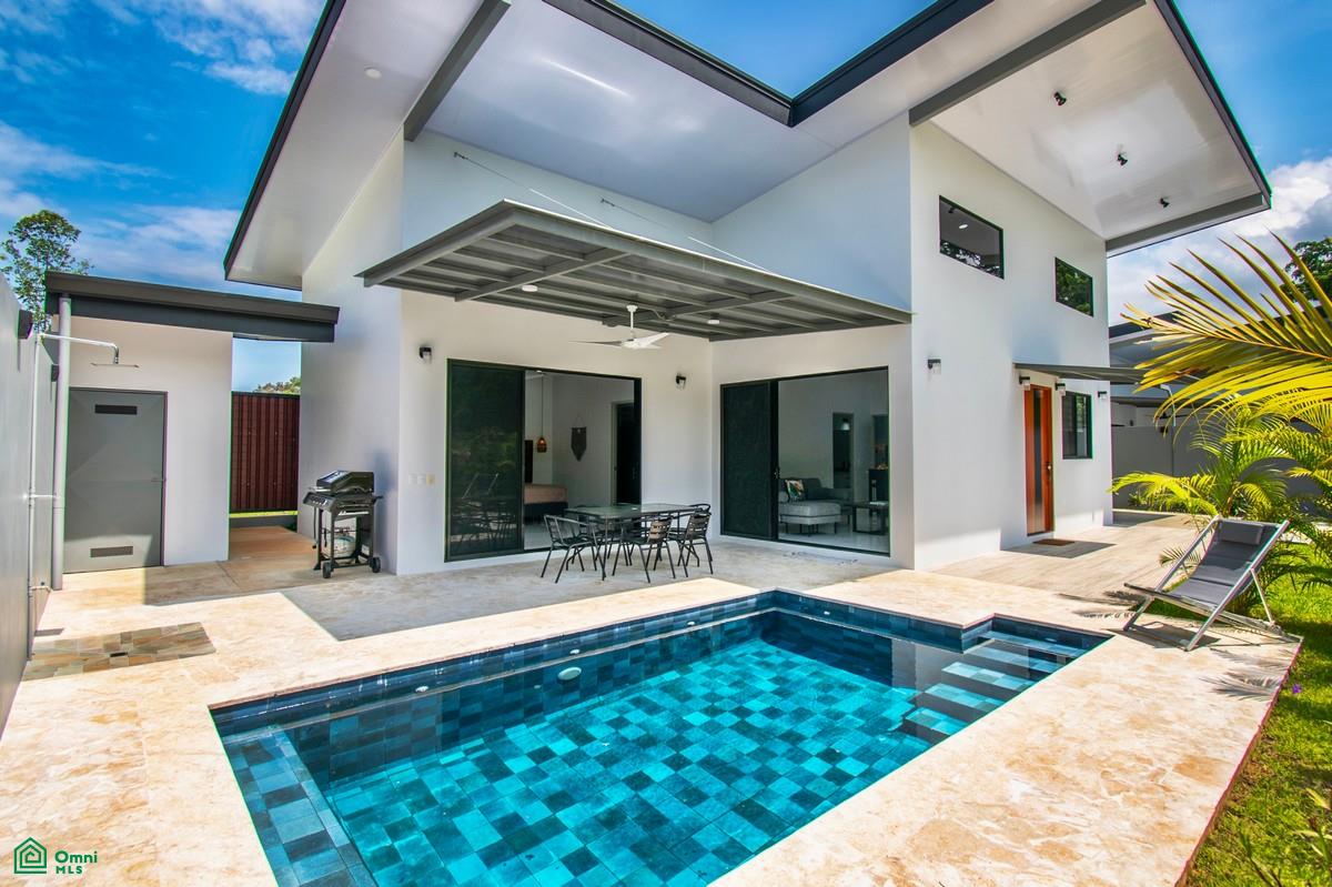 3 bed Single Family Homes For Sale in Puntarenas, Puntarenas - 1