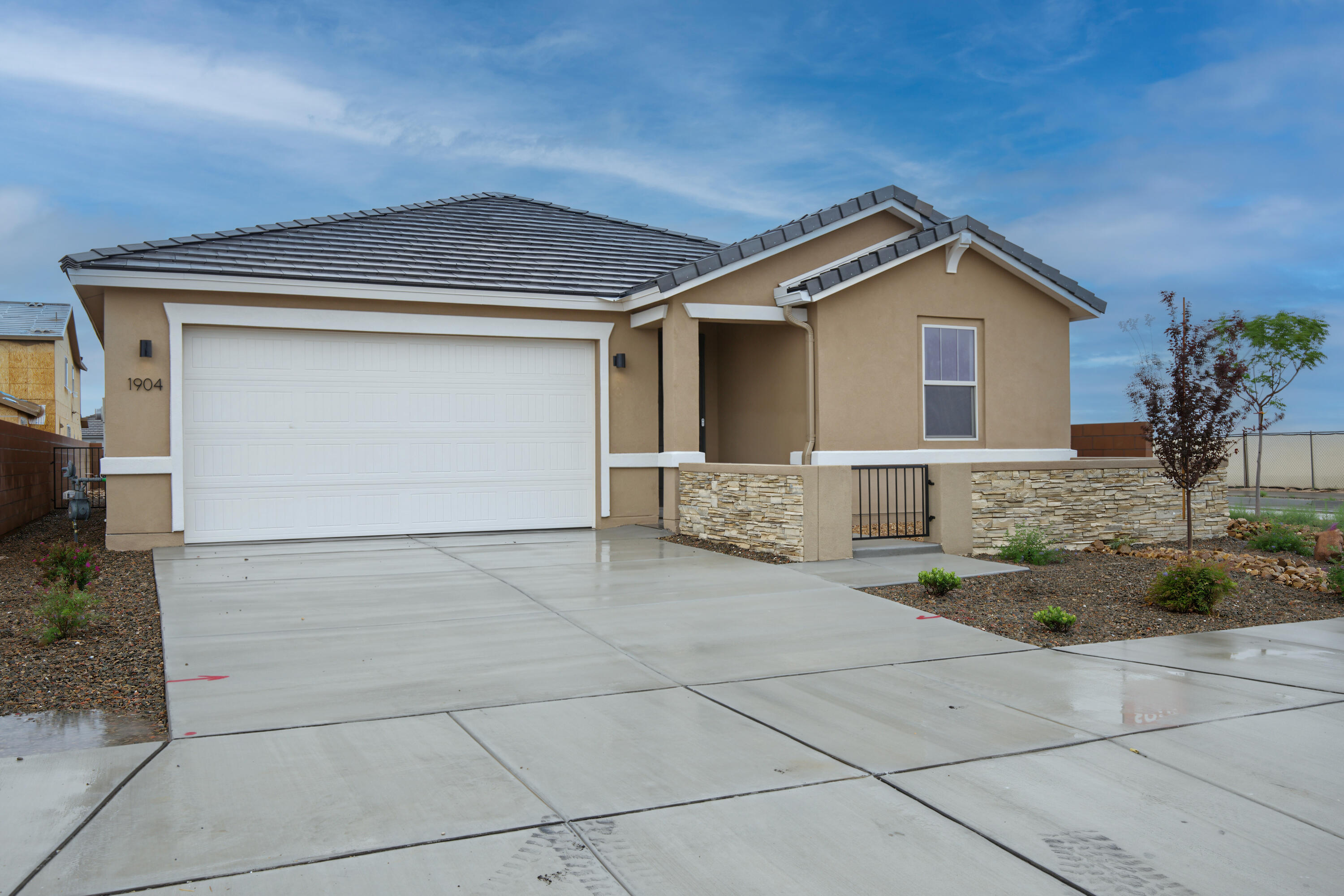 Photo 3 of Single family home for sale at 1904 Houser Ave Se, Albuquerque, NM 87106 | MLS# 1103361 | Listing updated on 2026-09-29