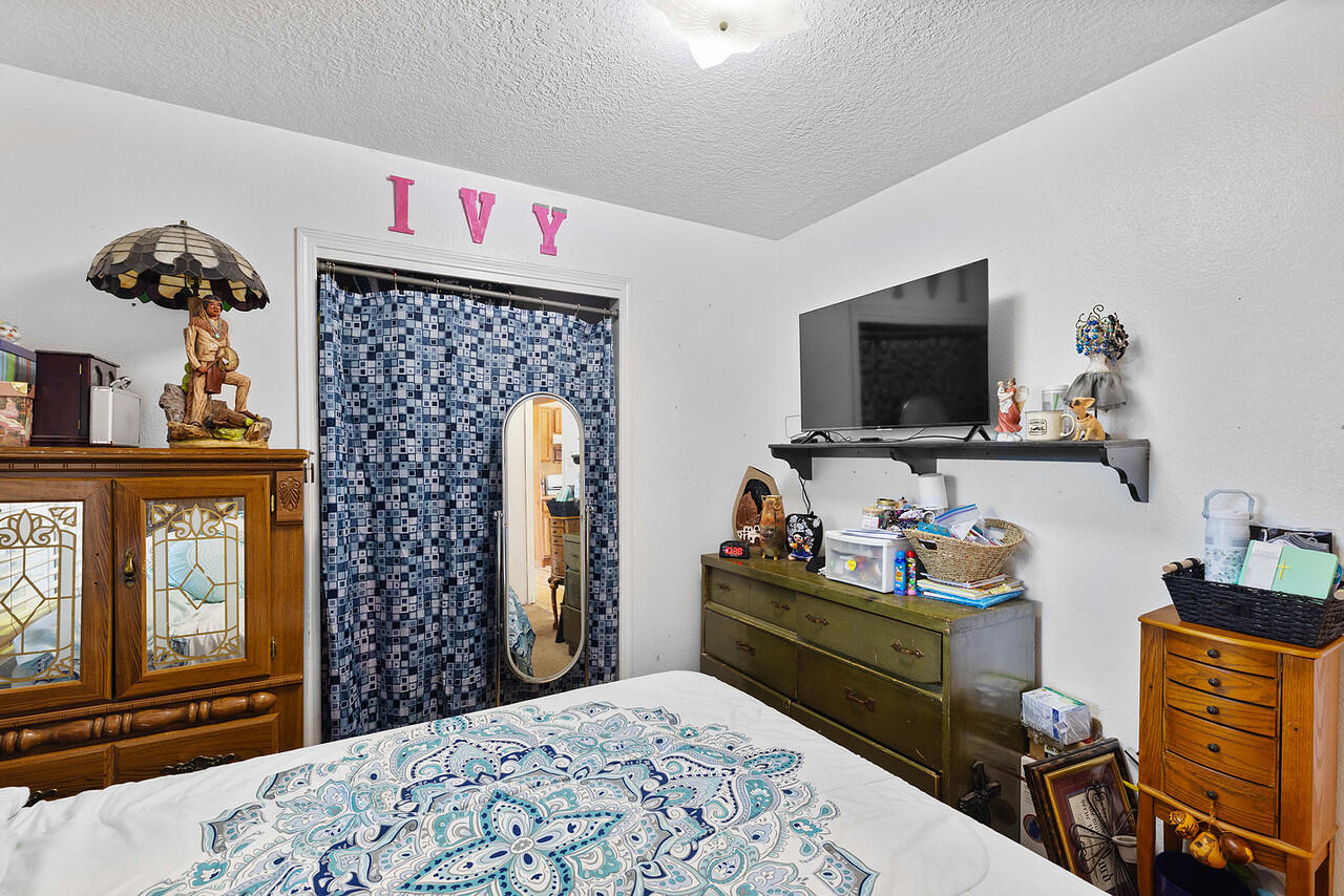 Photo 11 — 1932 Desert Breeze Drive SW