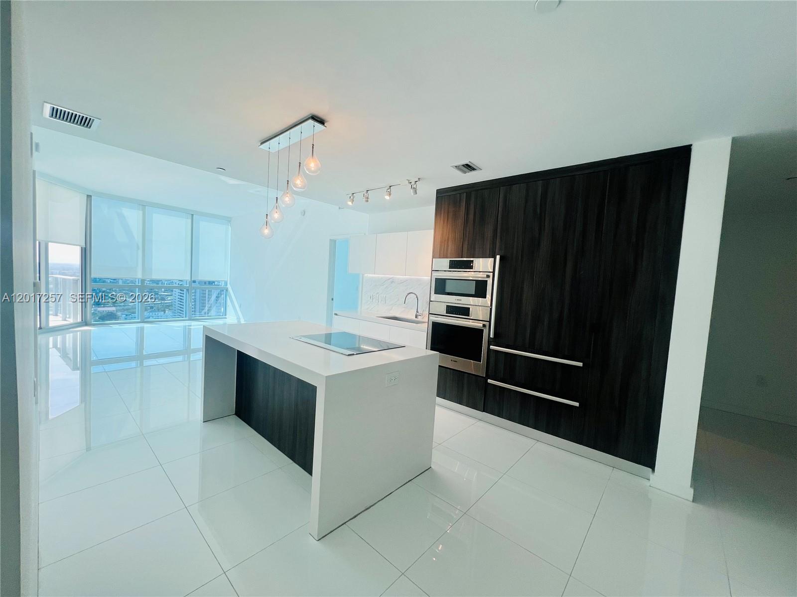 Paramount Miami World Cent