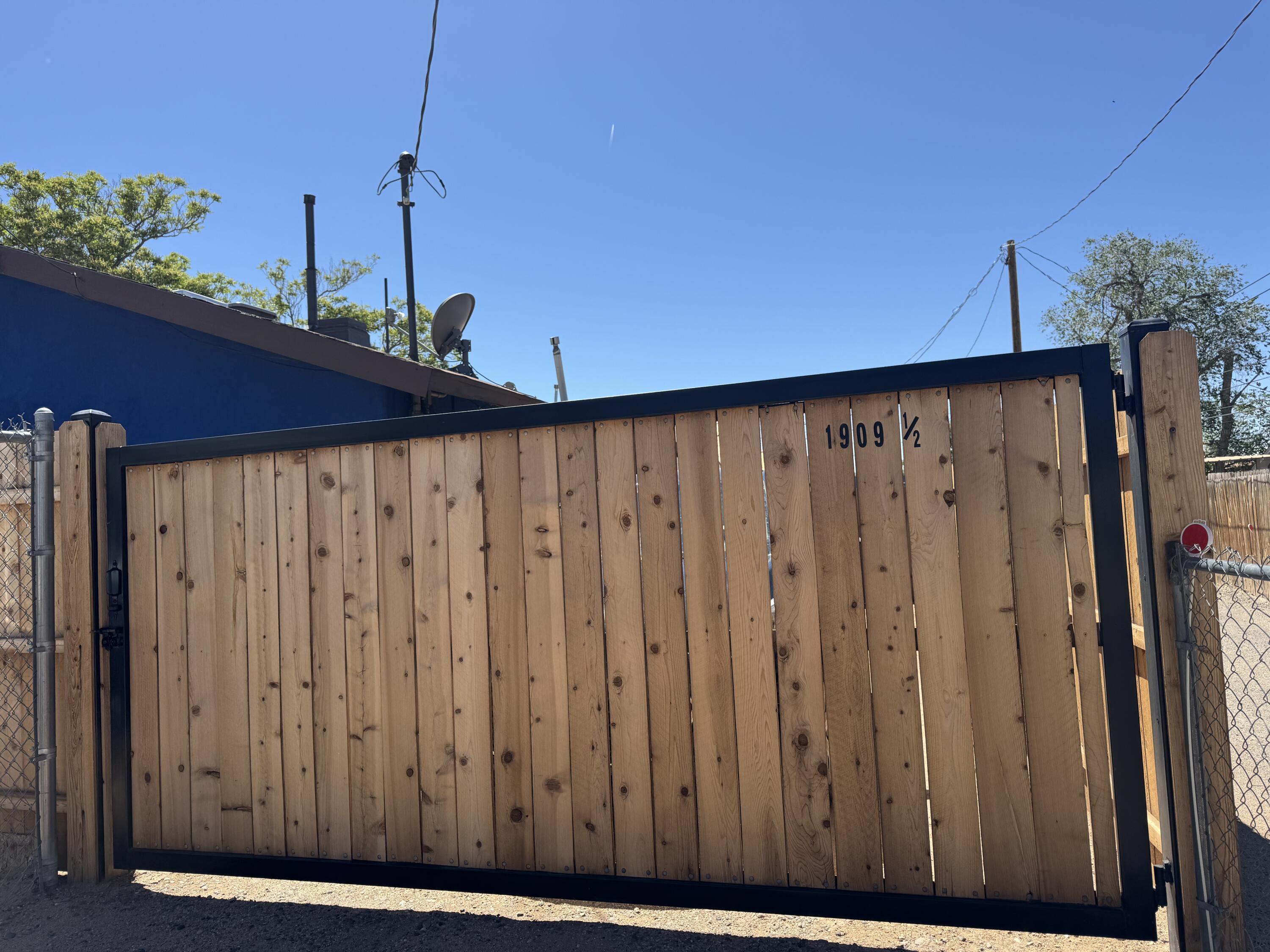 Homes for sale in Albuquerque, NM | 1909 1/2 William St Se, Albuquerque, NM 87102 | MLS# 1103349
