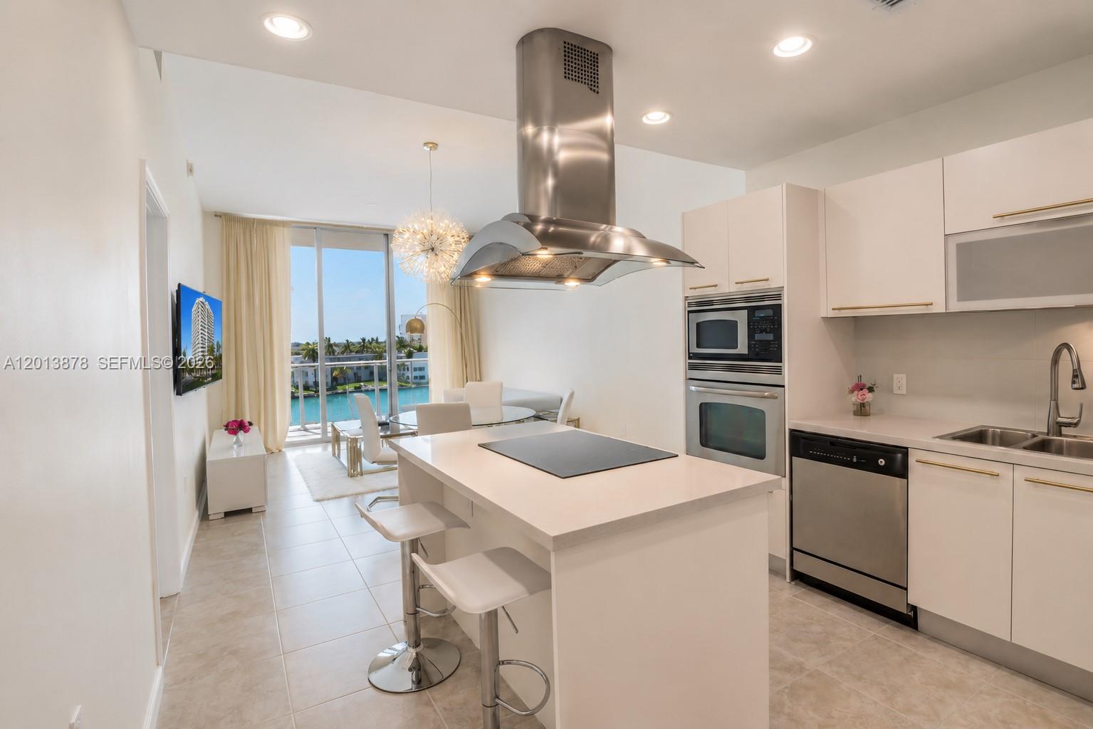 Eloquence On The Bay Condo