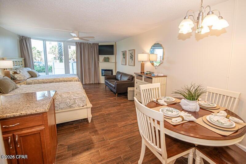Image 6 For 8817 Thomas Drive A110