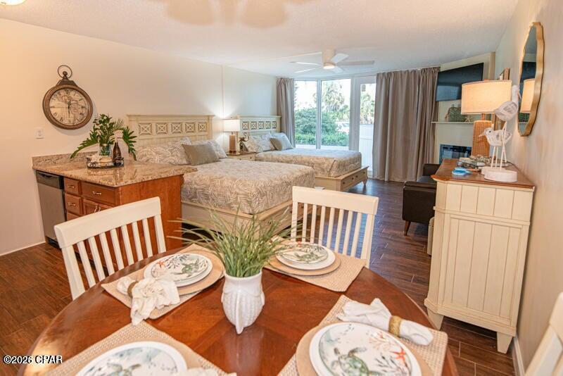 Image 8 For 8817 Thomas Drive A110
