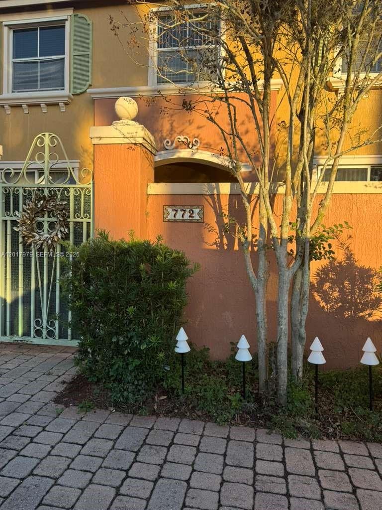 Hampton Isles Condo