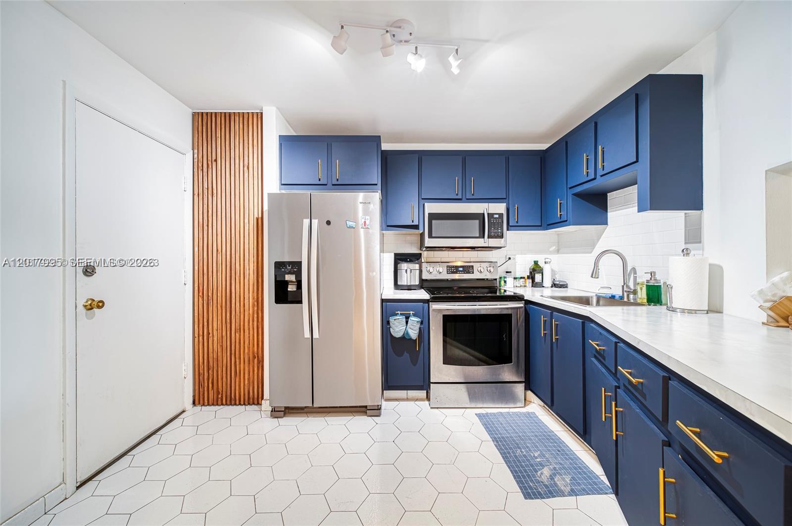 Jade Winds Group Bamboo G
