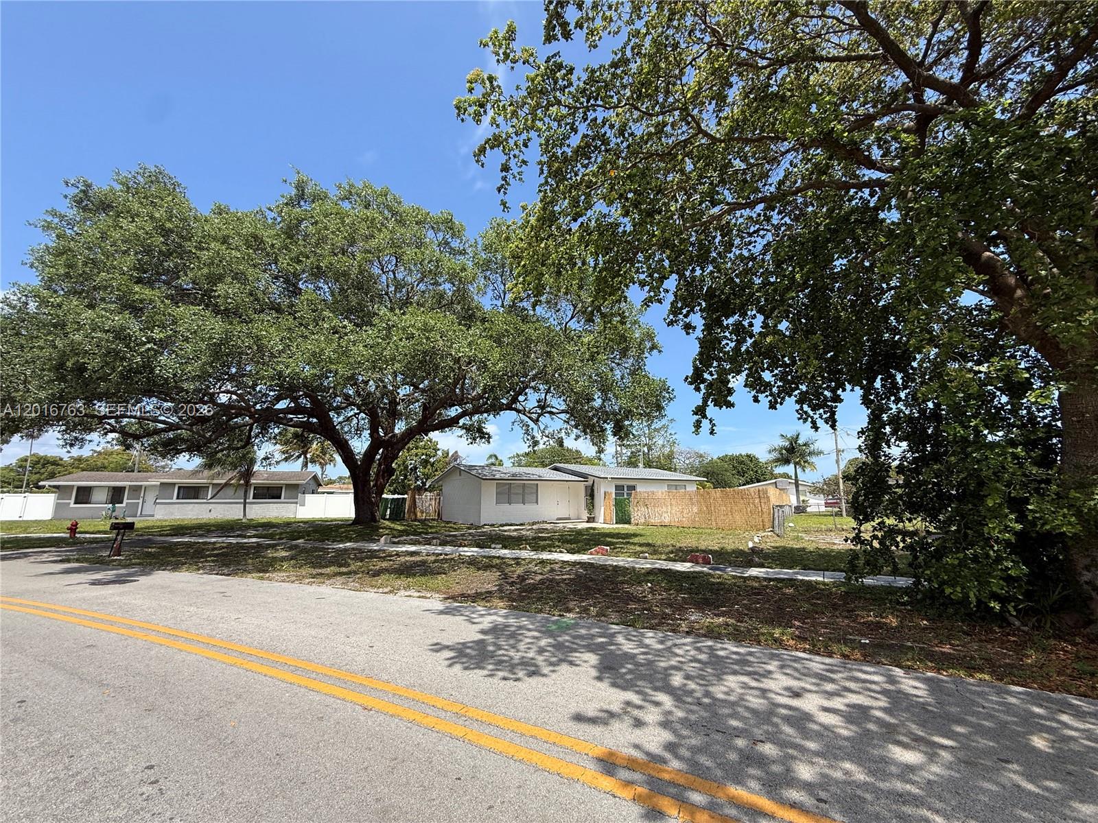 Lauderdale Villas