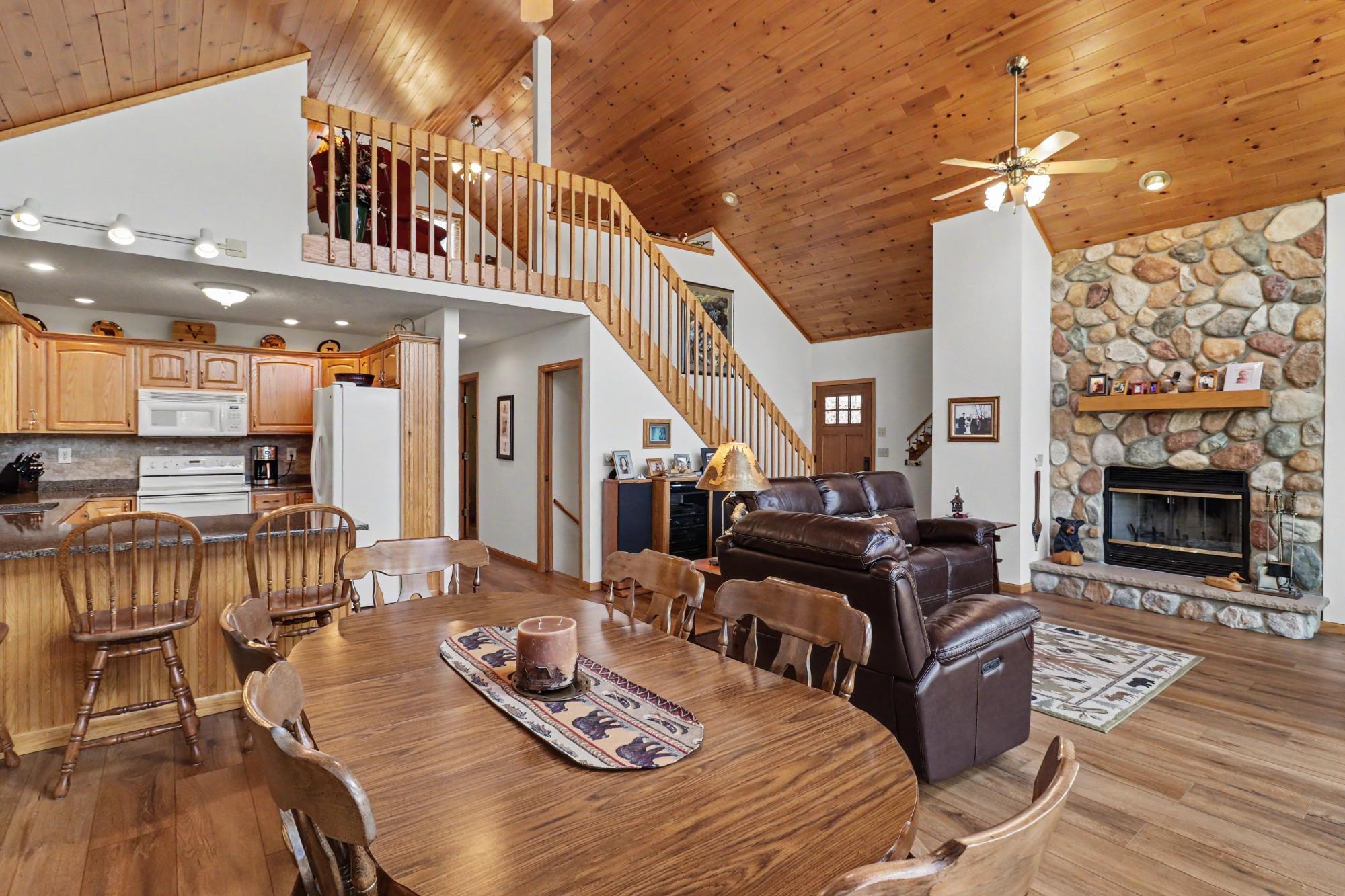 Spectacle Lake Property 1064 Nicolet Shores Ln Photo 12