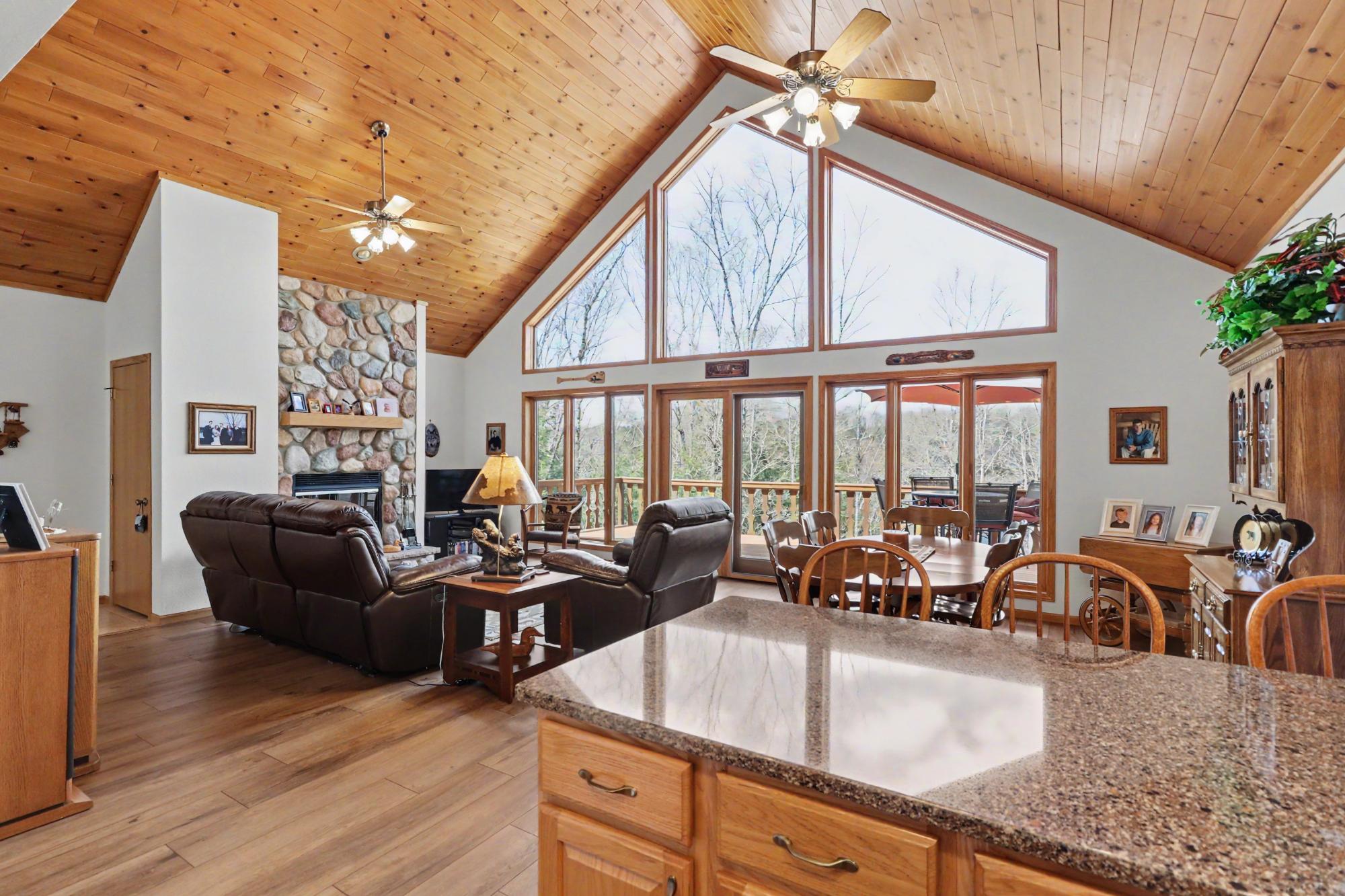 Spectacle Lake Property 1064 Nicolet Shores Ln Photo 9