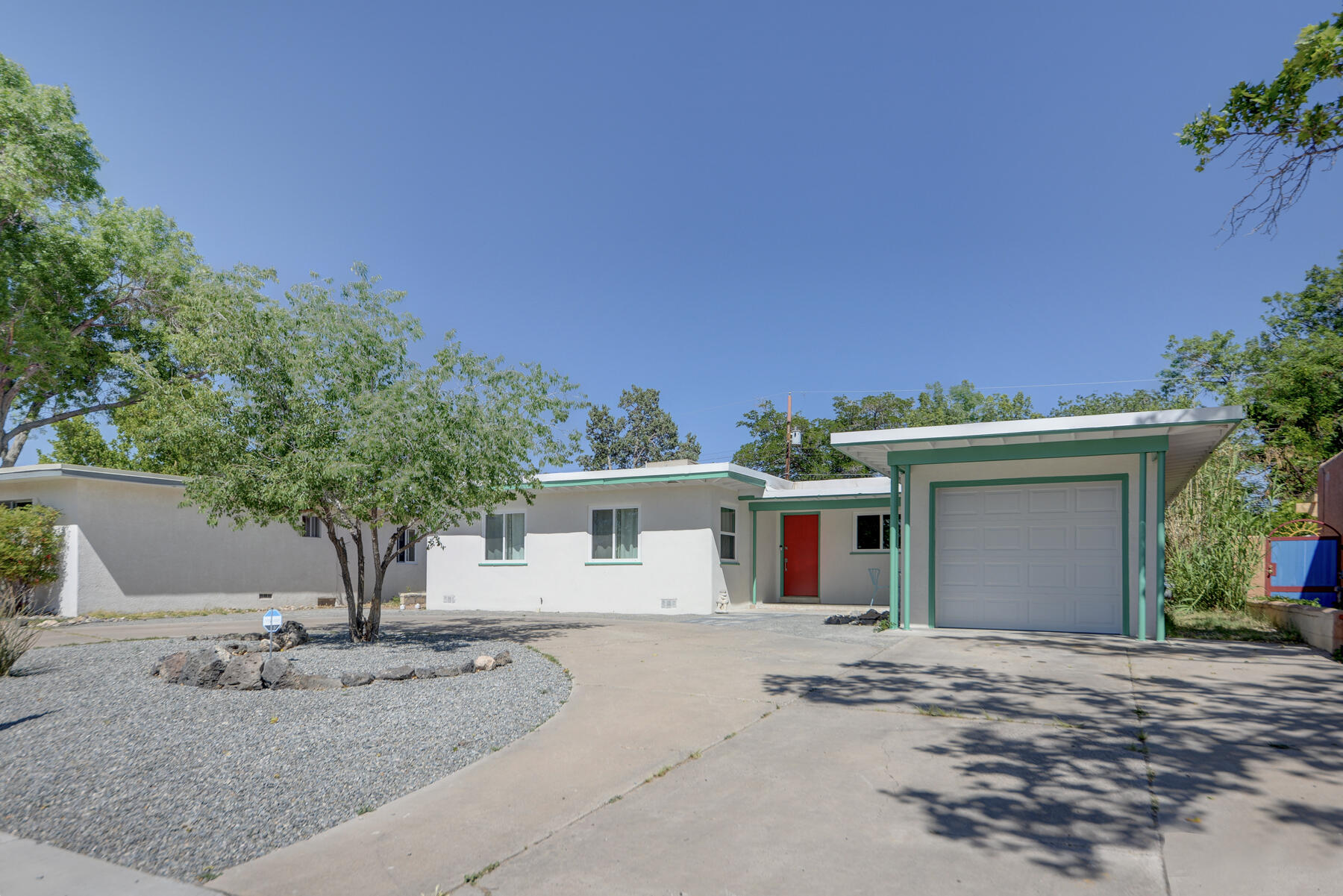 Homes for sale in Albuquerque, NM | 324 Chula Vista Pl Ne, Albuquerque, NM 87108 | MLS# 1103476