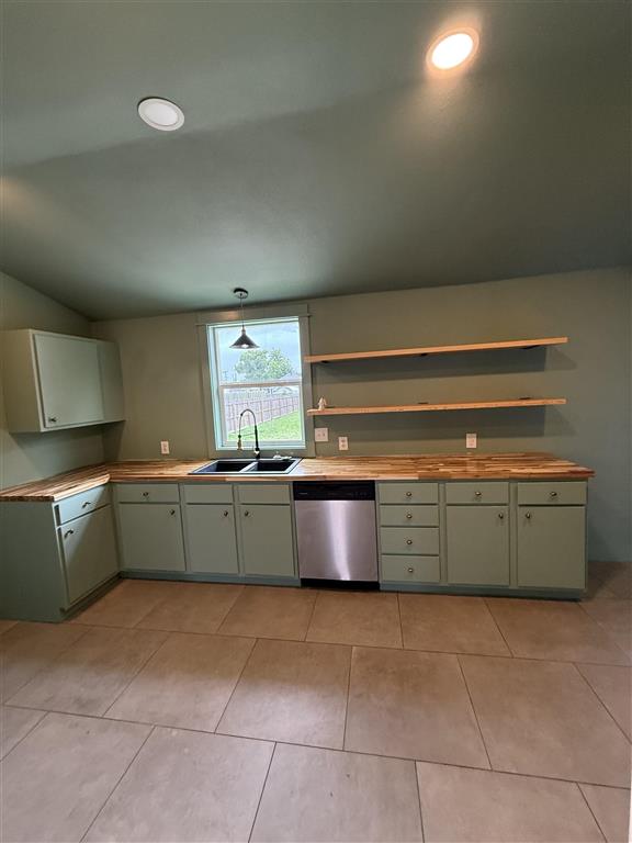 1014 Iris Street — photo 5