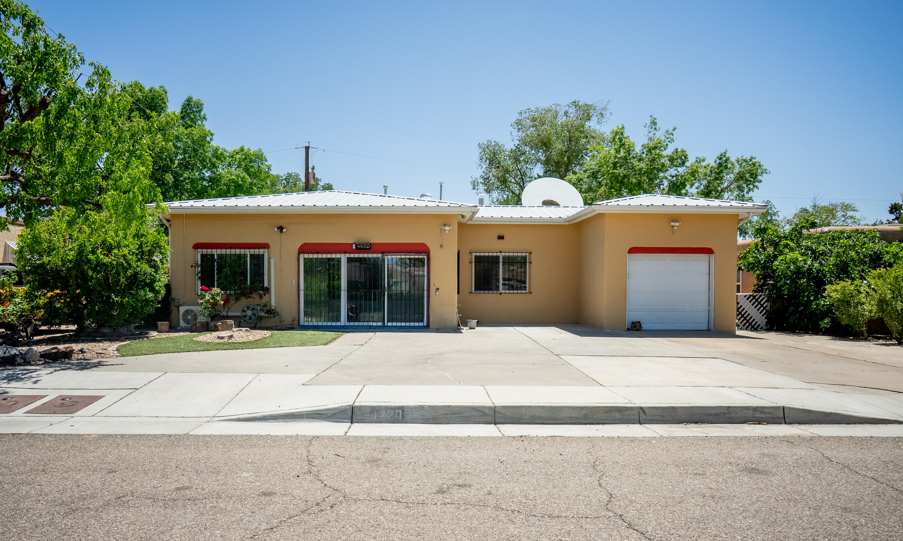 Homes for sale in Albuquerque, NM | 4220 Courtney Ave Ne, Albuquerque, NM 87108 | MLS# 1103484