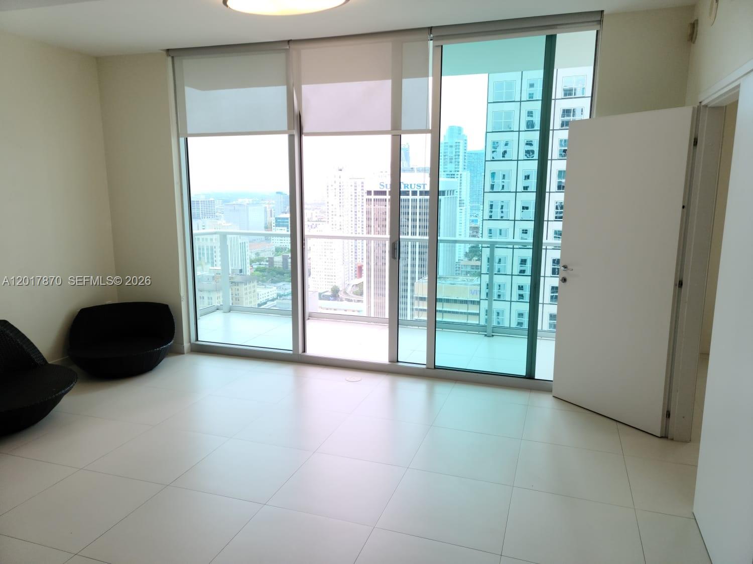 Met 1 Condo