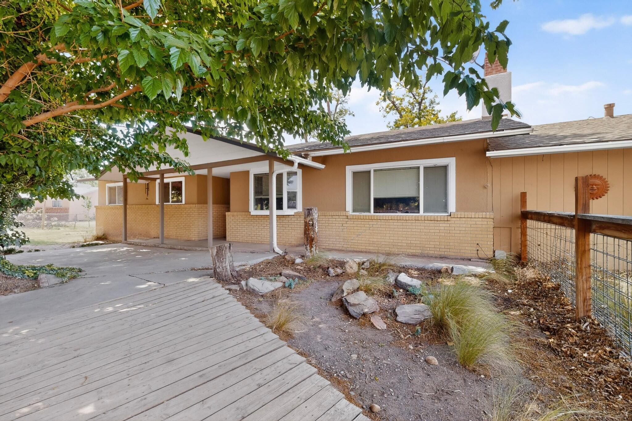 Homes for sale in Bosque Farms, NM | 2535 Margaret Dr, Bosque Farms, NM 87068 | MLS# 1103509