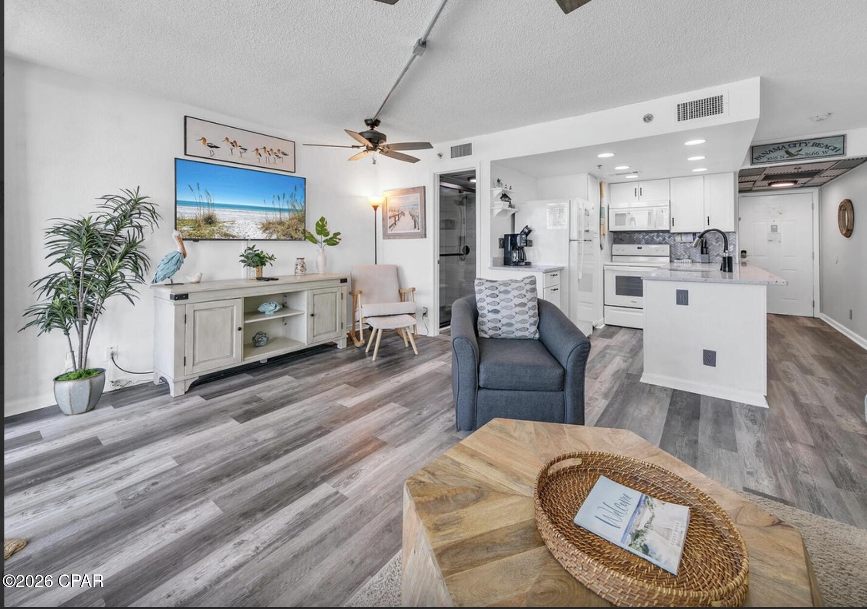 Image 3 For 9850 Thomas Drive 404e