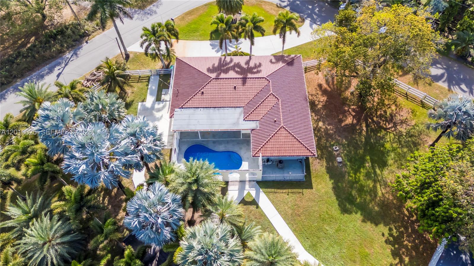 Homes for sale in Southwest Ranches, FL | 18201 Sw 70Th Pl, Southwest Ranches, FL 33331 | MLS# A12019025