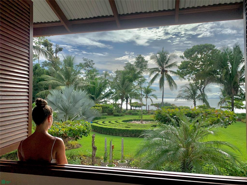  bed Property For Sale in Golfito, Puntarenas - 1
