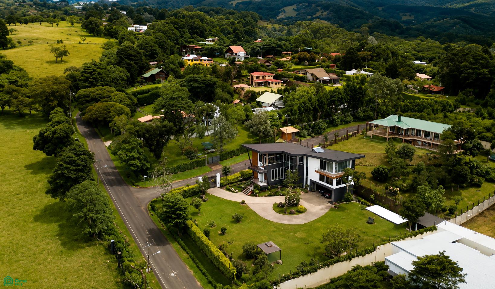4 bed Single Family Homes For Sale in San Rafael, Heredia - 1